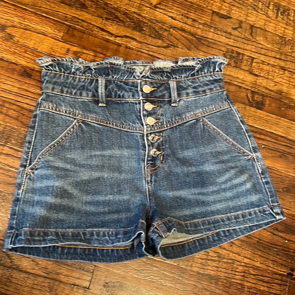 Super cute high rise jean shorts